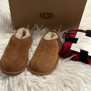 NWT Ugg Australia Kids (unisex)  Scuff Romeo Slippers Sz 13